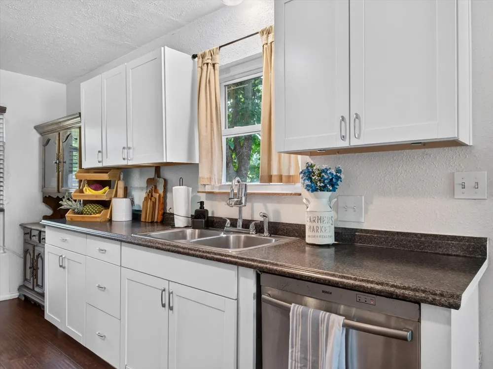 626 E South Street Whitesboro, TX 76273