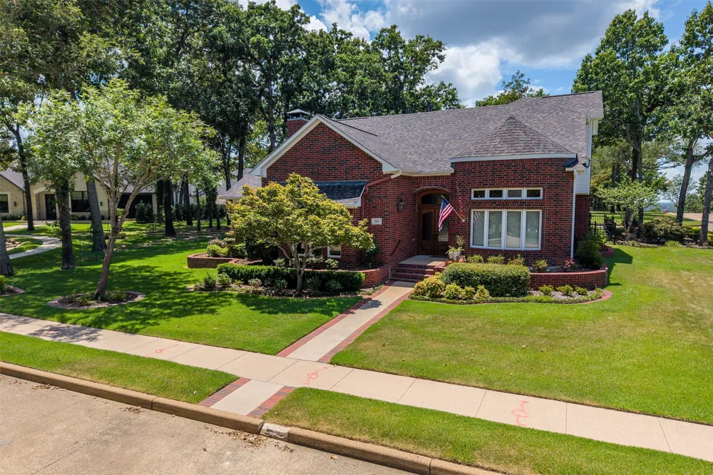 100 Red Oak Bullard, TX 75757