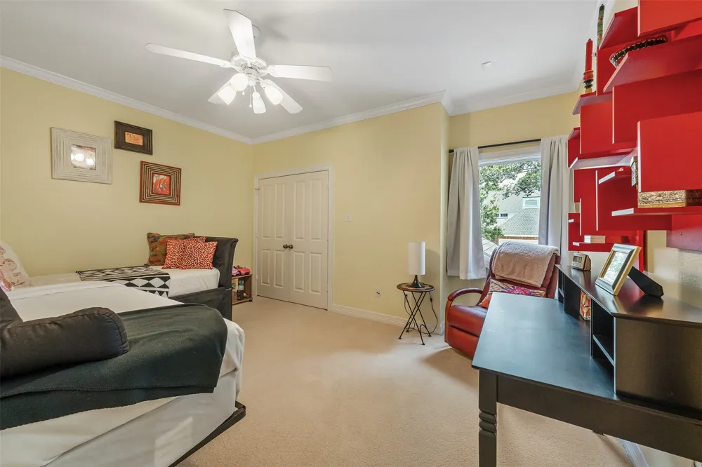 100 Red Oak Bullard, TX 75757