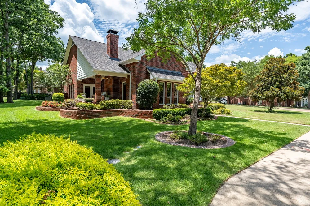 100 Red Oak Bullard, TX 75757