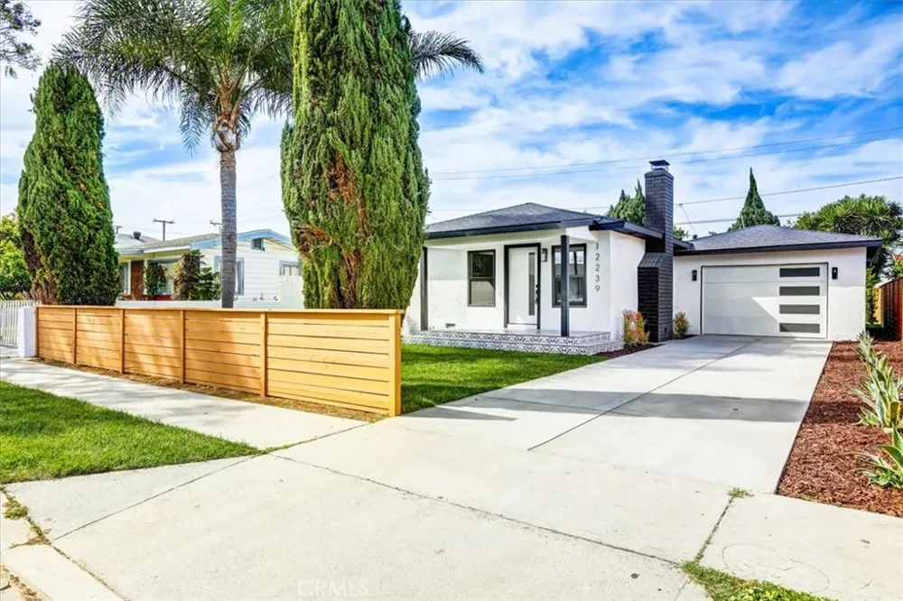 12239 Brittain Hawaiian Gardens, CA 90716