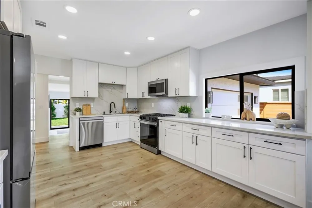 12239 Brittain Hawaiian Gardens, CA 90716