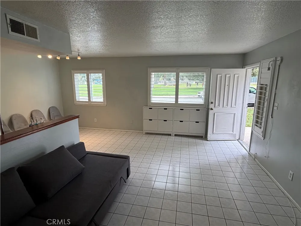 2358 Pepper La Verne, CA 91750