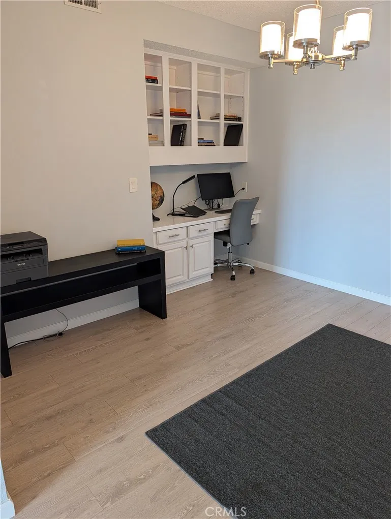 4430 Noble Av Sherman Oaks, CA 91403