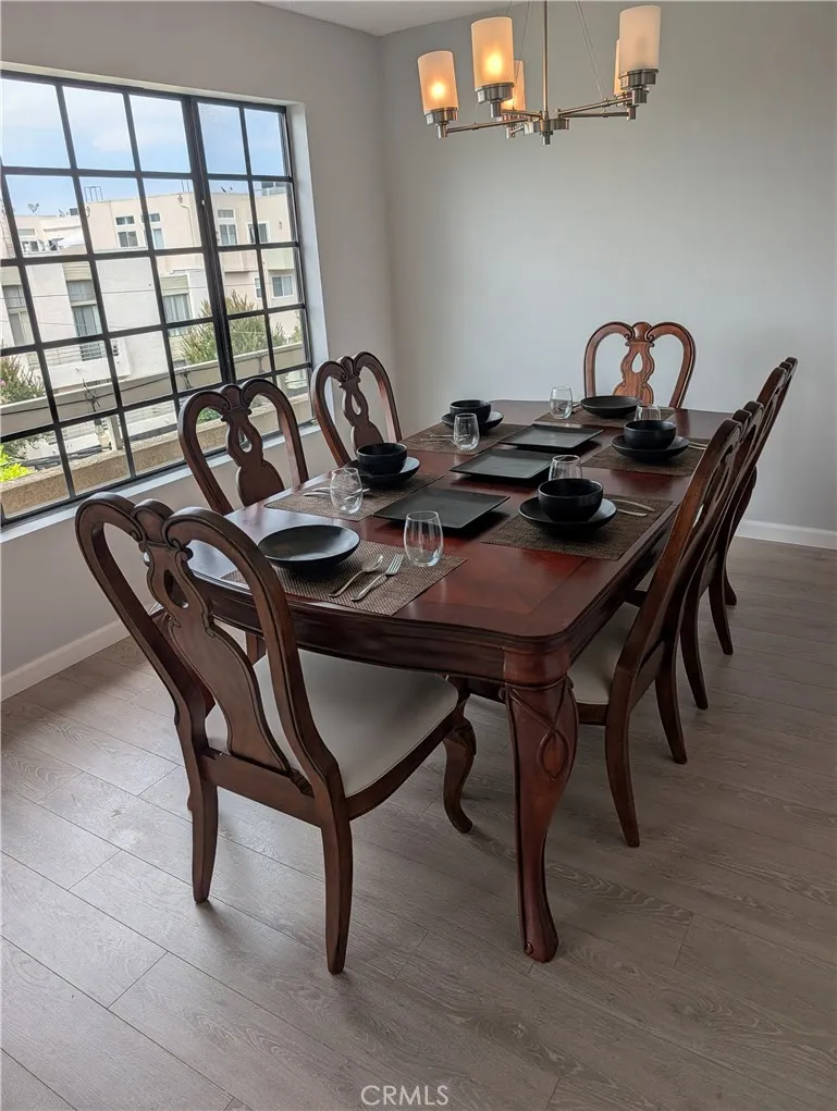 4430 Noble Av Sherman Oaks, CA 91403