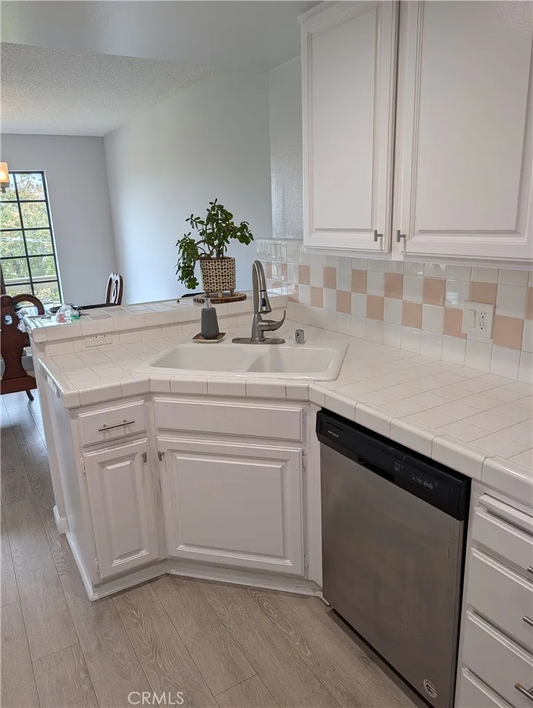 4430 Noble Av Sherman Oaks, CA 91403