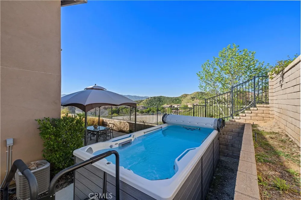 28417 Steel Valencia, CA 91354