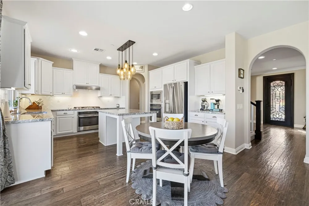 28417 Steel Valencia, CA 91354