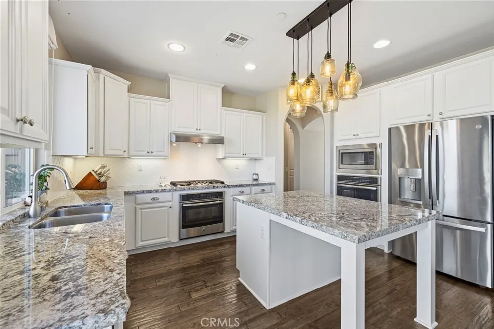 28417 Steel Valencia, CA 91354