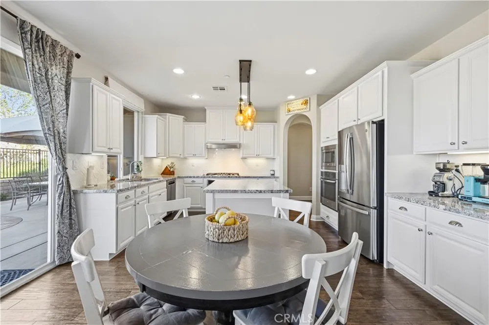 28417 Steel Valencia, CA 91354