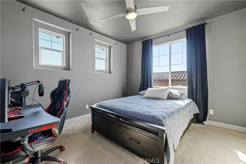 28417 Steel Valencia, CA 91354