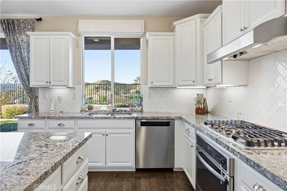 28417 Steel Valencia, CA 91354