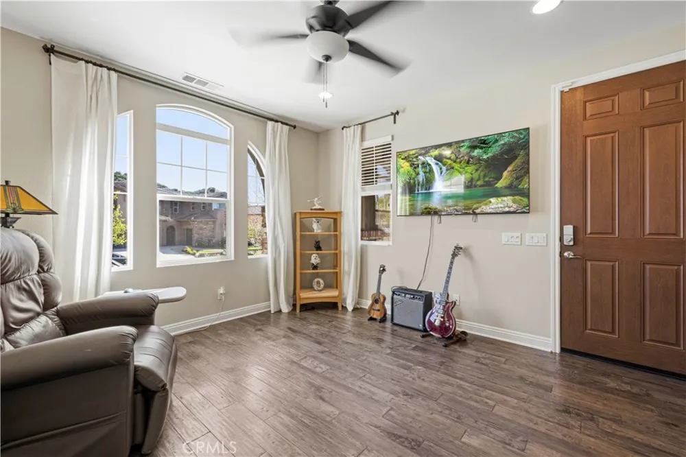28417 Steel Valencia, CA 91354