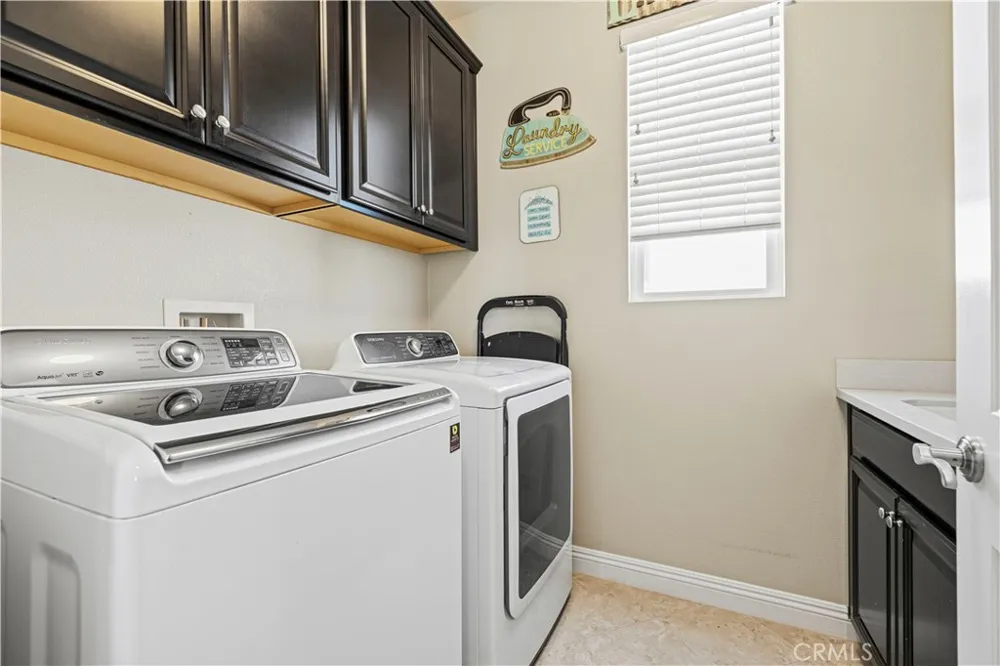 28417 Steel Valencia, CA 91354