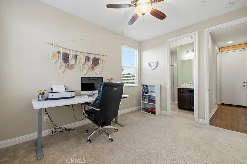 28417 Steel Valencia, CA 91354
