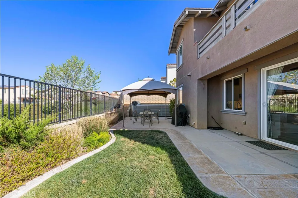 28417 Steel Valencia, CA 91354