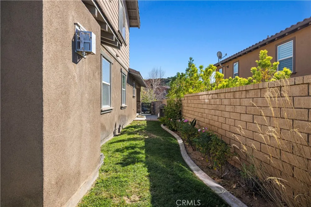 28417 Steel Valencia, CA 91354