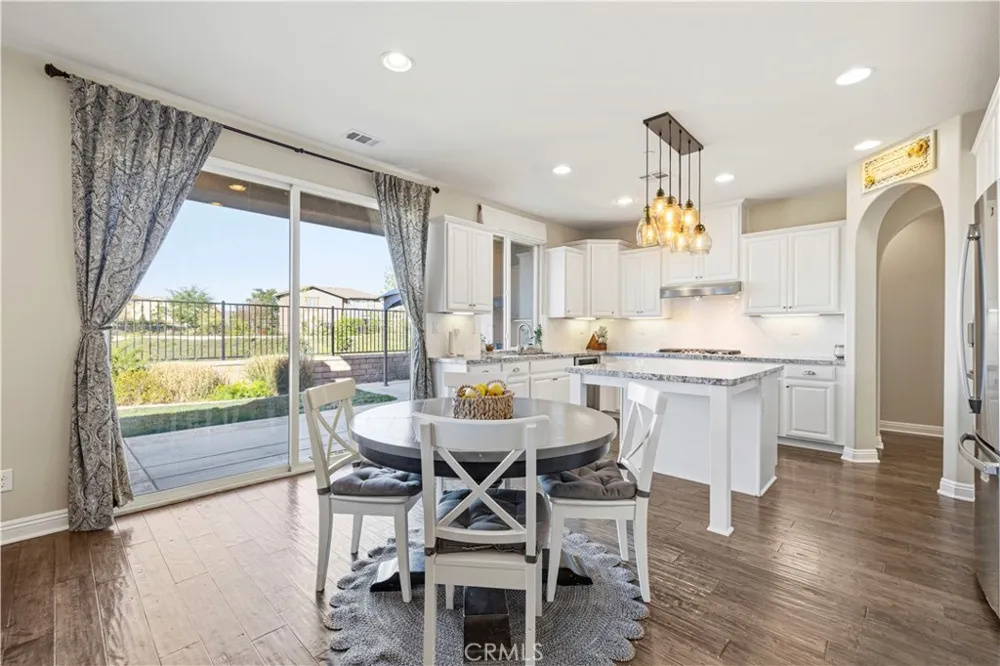28417 Steel Valencia, CA 91354