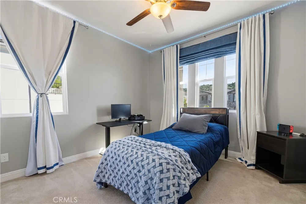 28417 Steel Valencia, CA 91354