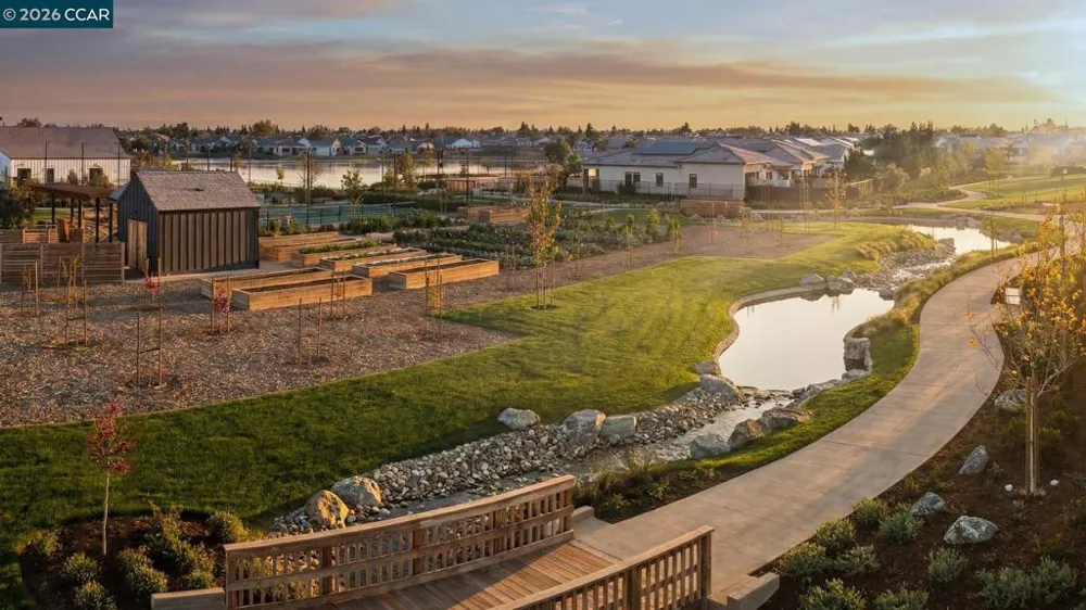 3546 Lakeshore Ave Tracy, CA 95377