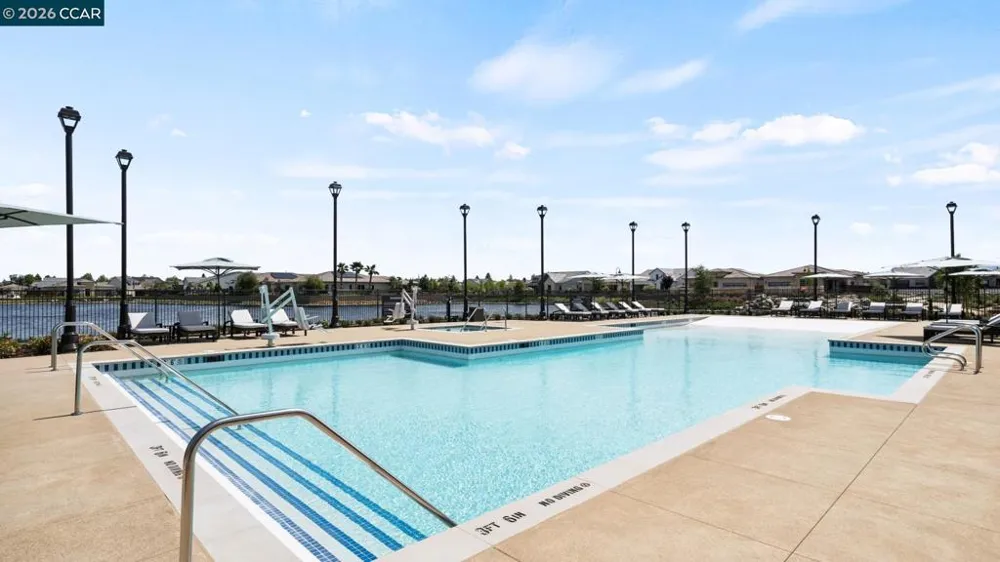 3546 Lakeshore Ave Tracy, CA 95377