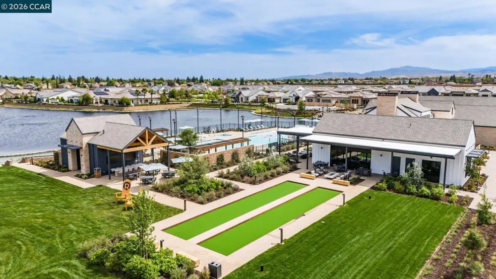 3546 Lakeshore Ave Tracy, CA 95377