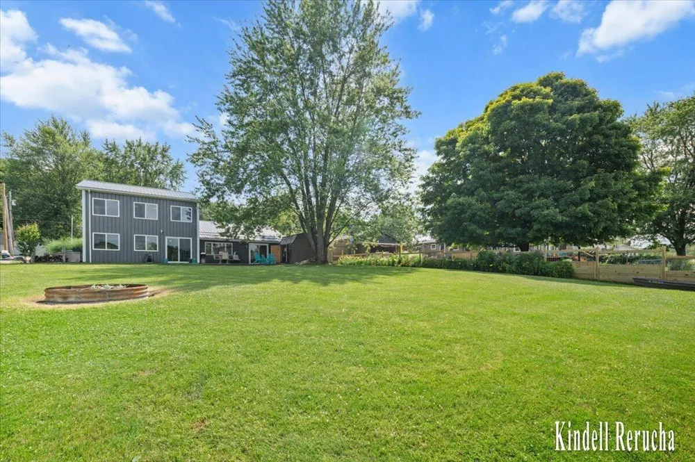 2681 Lower Lake Road Hastings, MI 49058