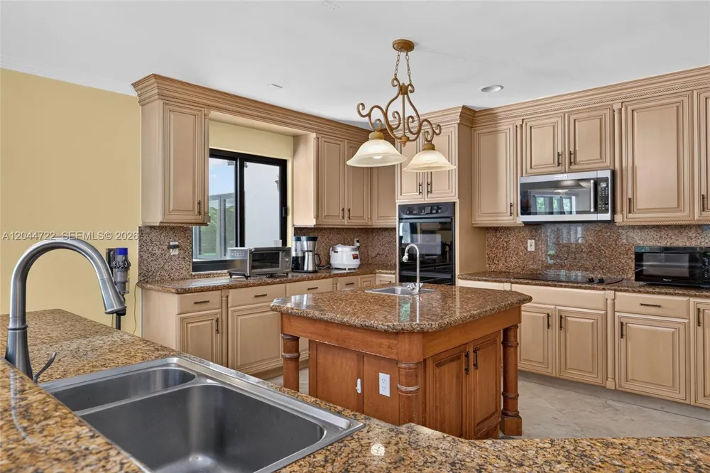 6255 SW 120th St Pinecrest, FL 33156