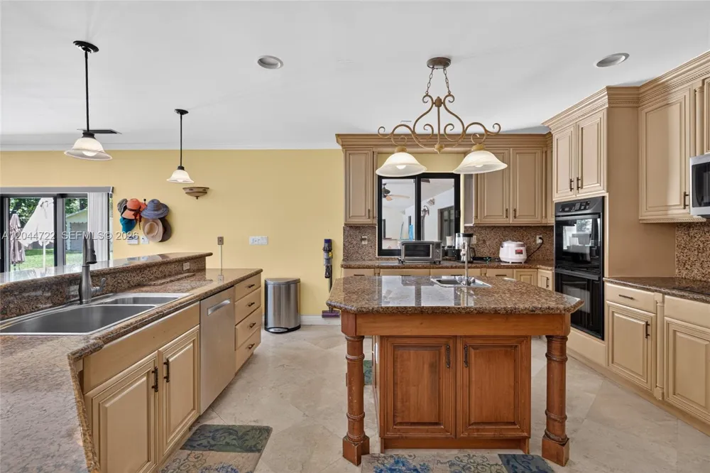 6255 SW 120th St Pinecrest, FL 33156