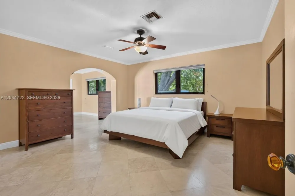 6255 SW 120th St Pinecrest, FL 33156