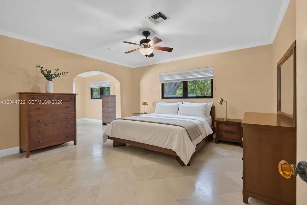 6255 SW 120th St Pinecrest, FL 33156