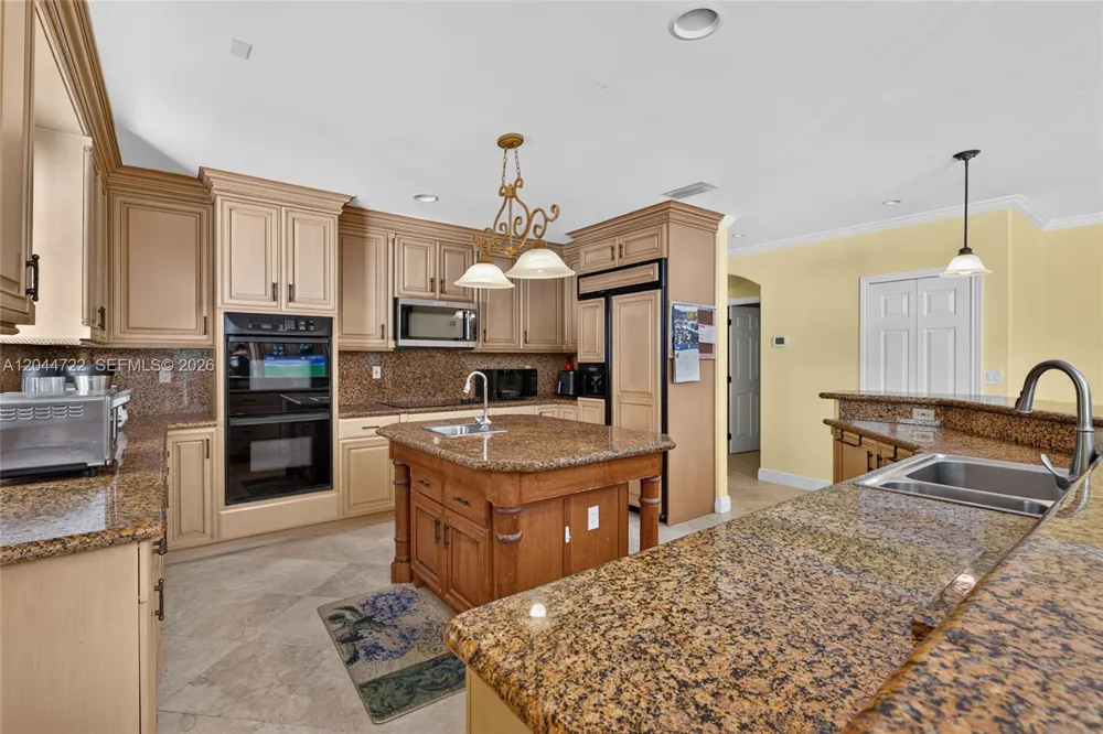 6255 SW 120th St Pinecrest, FL 33156