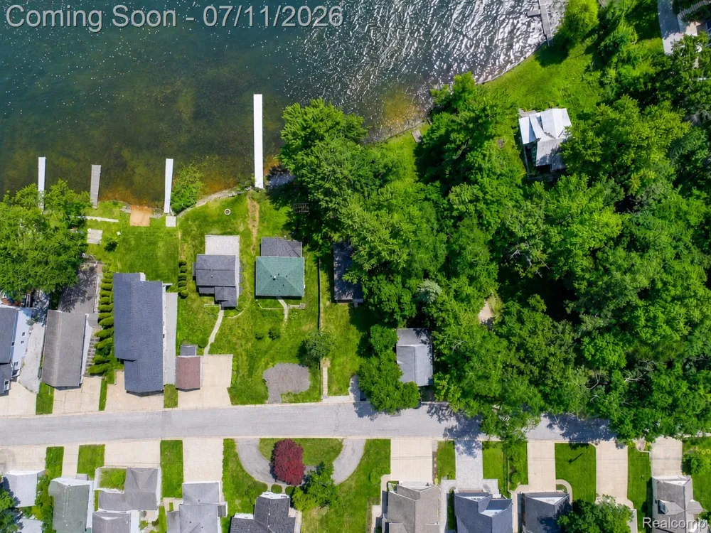 4165 Highcrest Drive Genoa Township, MI 48116