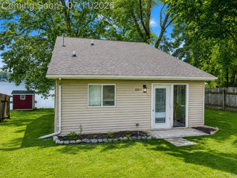 4165 Highcrest Drive Genoa Township, MI 48116