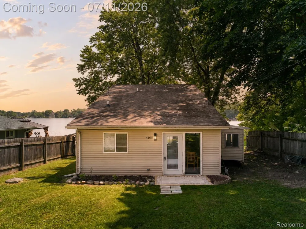 4165 Highcrest Drive Genoa Township, MI 48116