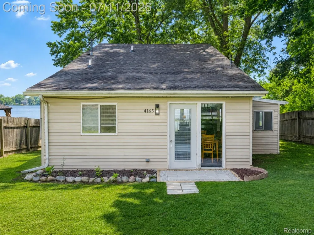 4165 Highcrest Drive Genoa Township, MI 48116