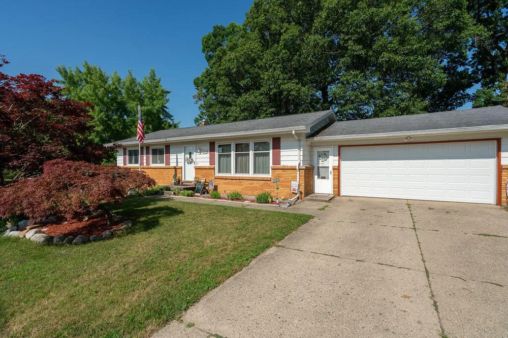 2535 Powers Avenue NW Walker City, MI 49544