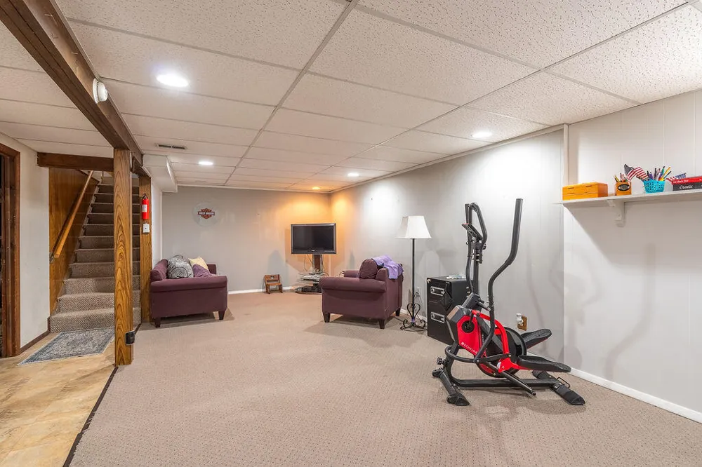 2535 Powers Avenue NW Walker City, MI 49544