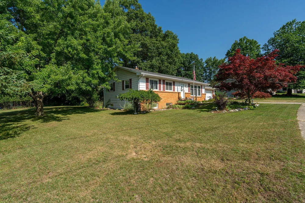 2535 Powers Avenue NW Walker City, MI 49544