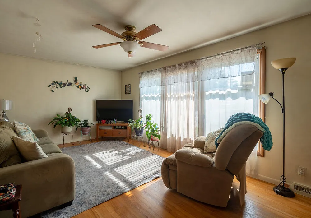 2535 Powers Avenue NW Walker City, MI 49544