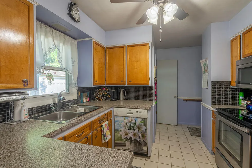 2535 Powers Avenue NW Walker City, MI 49544