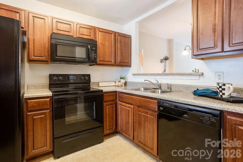 31 Amersham Lane Fletcher, NC 28732