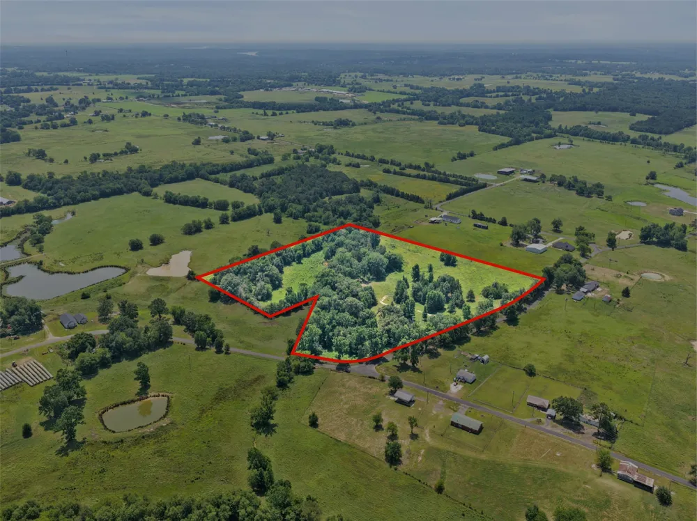 SW CR 3010 Mount Vernon, TX 75457