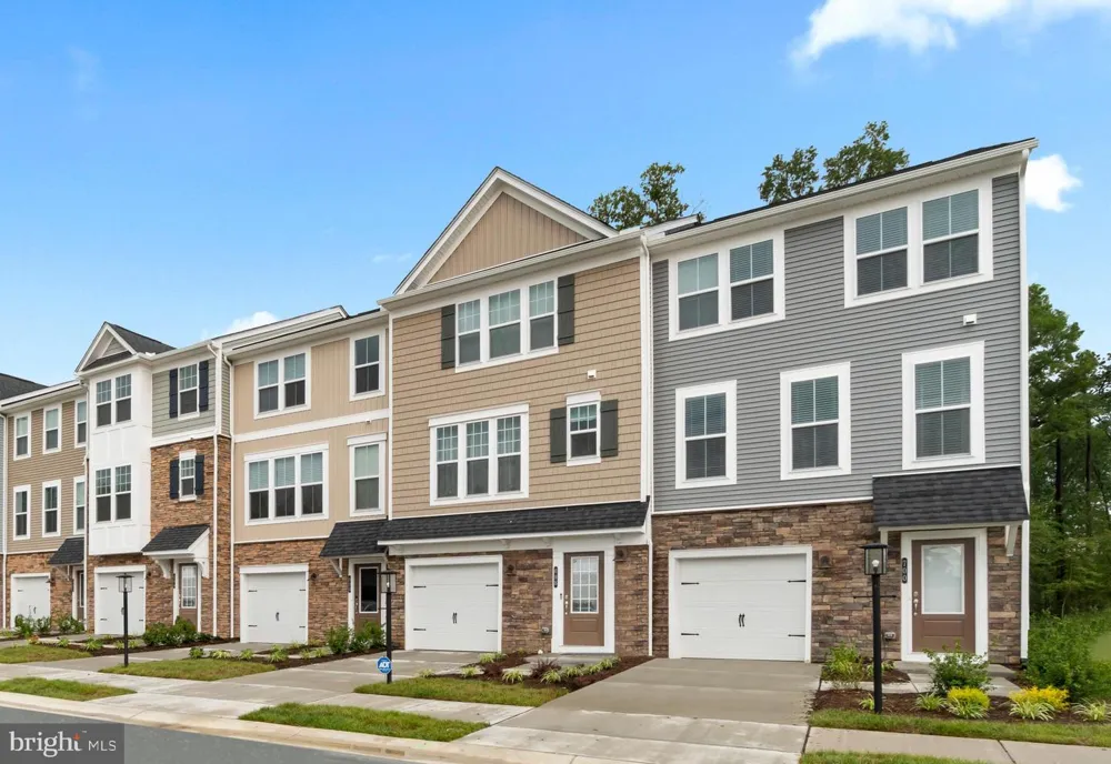 8923 QUEENSFERRY ROAD Manassas, VA 20112