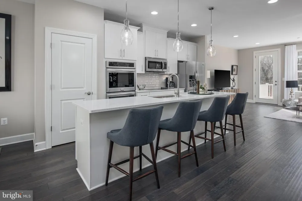 8923 QUEENSFERRY ROAD Manassas, VA 20112