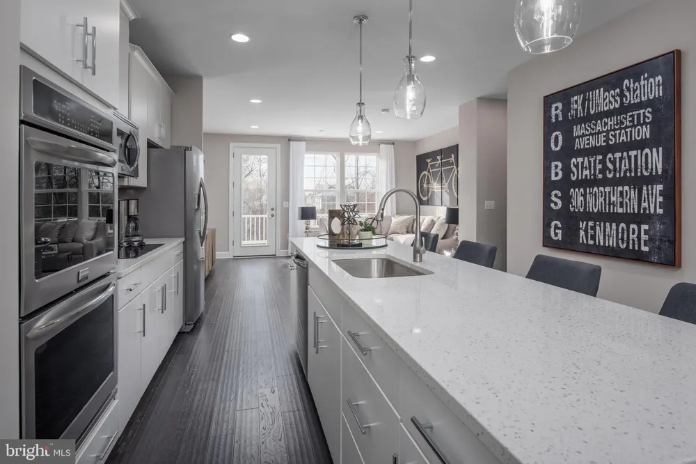8923 QUEENSFERRY ROAD Manassas, VA 20112
