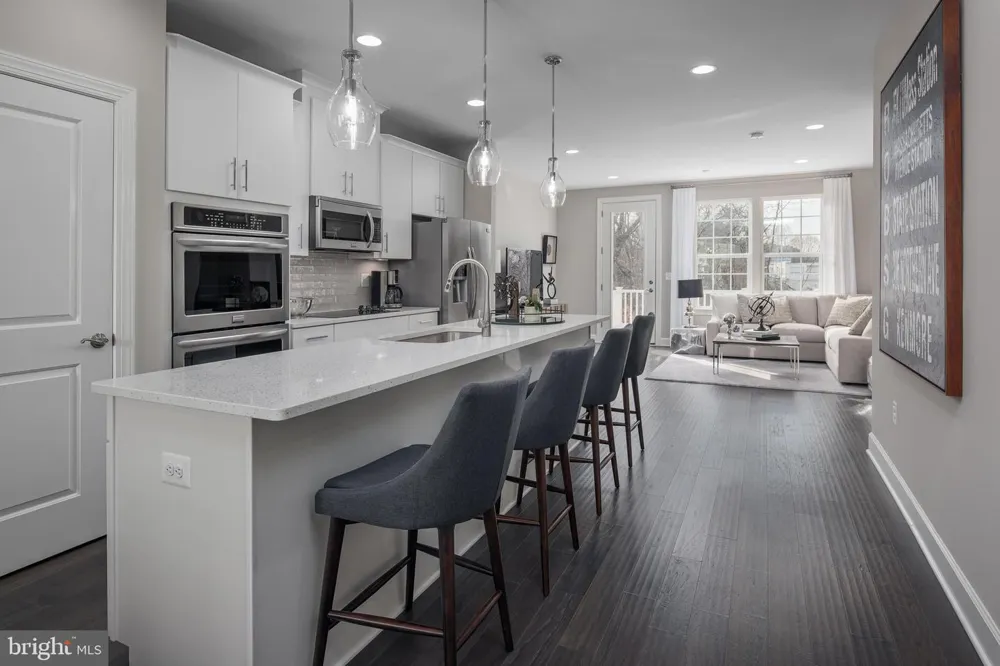 8923 QUEENSFERRY ROAD Manassas, VA 20112