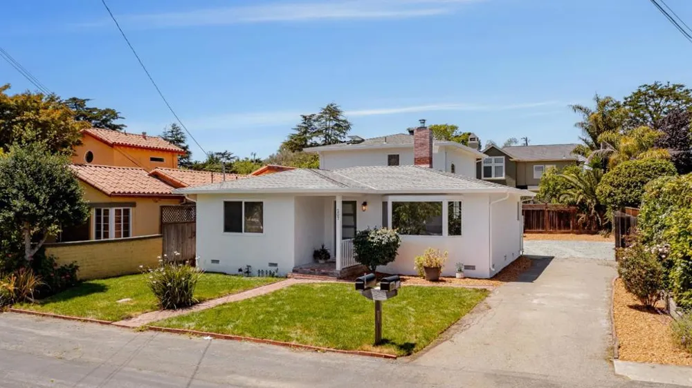 207 Kingsbury Drive Aptos, CA 95003