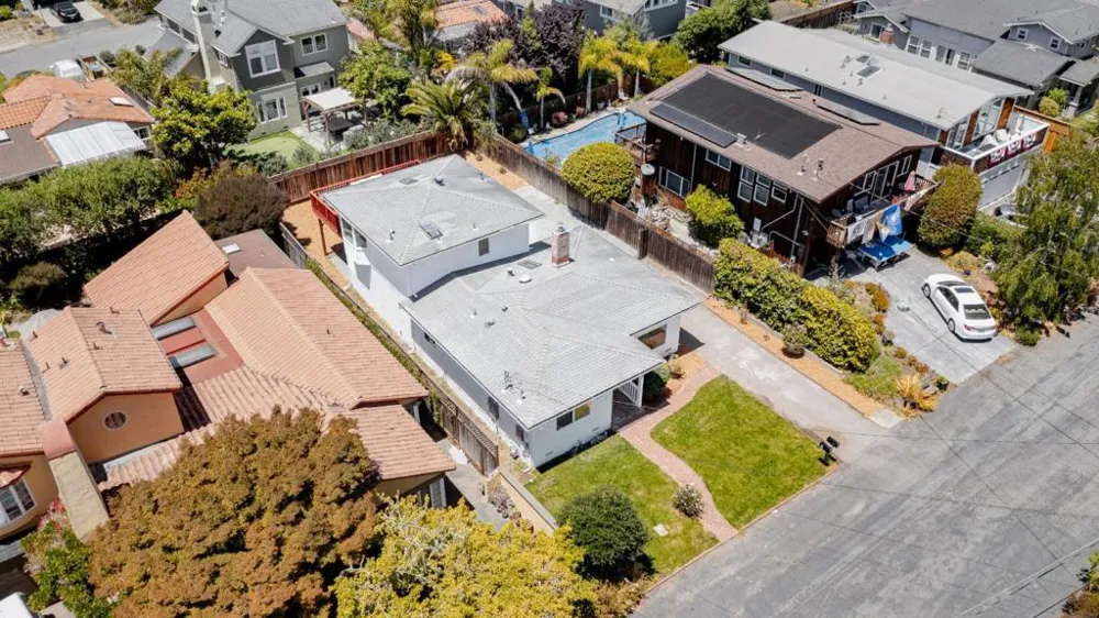 207 Kingsbury Drive Aptos, CA 95003