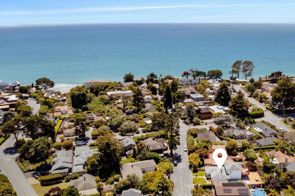 207 Kingsbury Drive Aptos, CA 95003